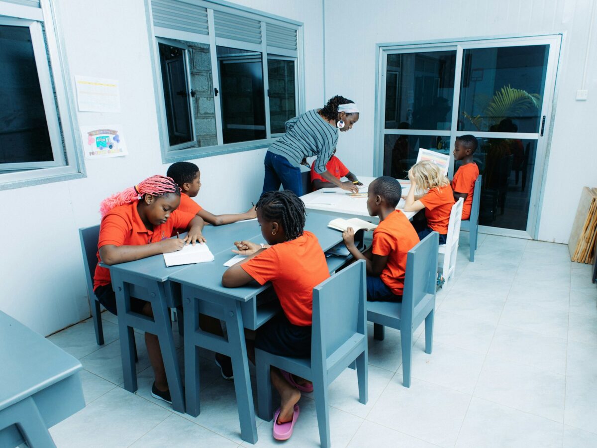 Cara membuat LKPD dengan AI untuk guru bersama siswa Indonesia di kelas
