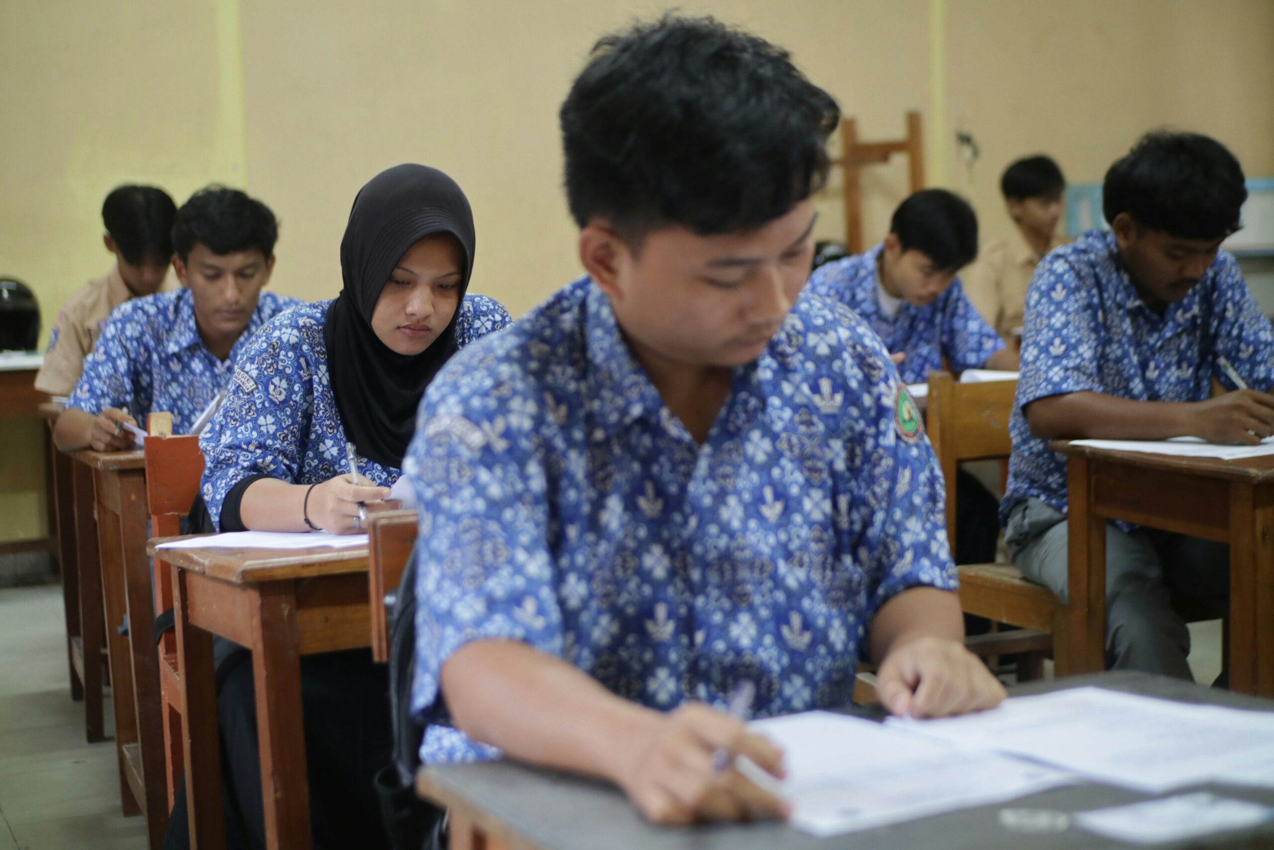 Koding dan Kecerdasan Artifisial siswa Indonesia belajar matematika di kelas modern