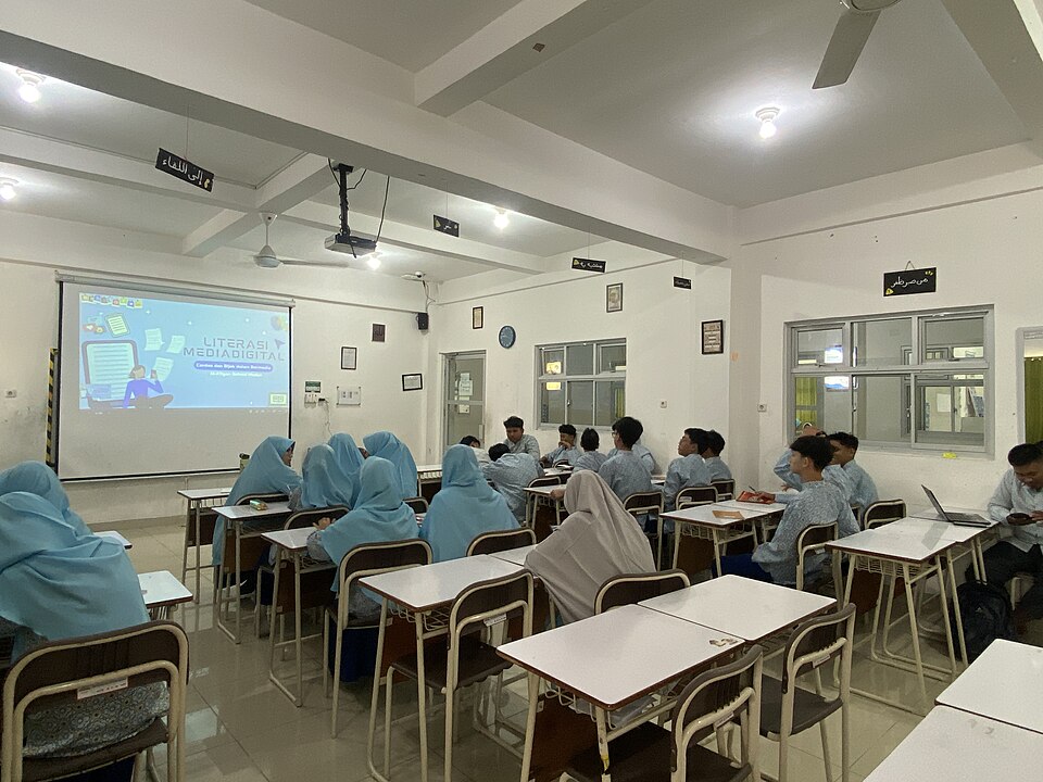 ChatGPT vs Gemini vs Claude untuk guru dan pelajar dalam pembelajaran di kelas