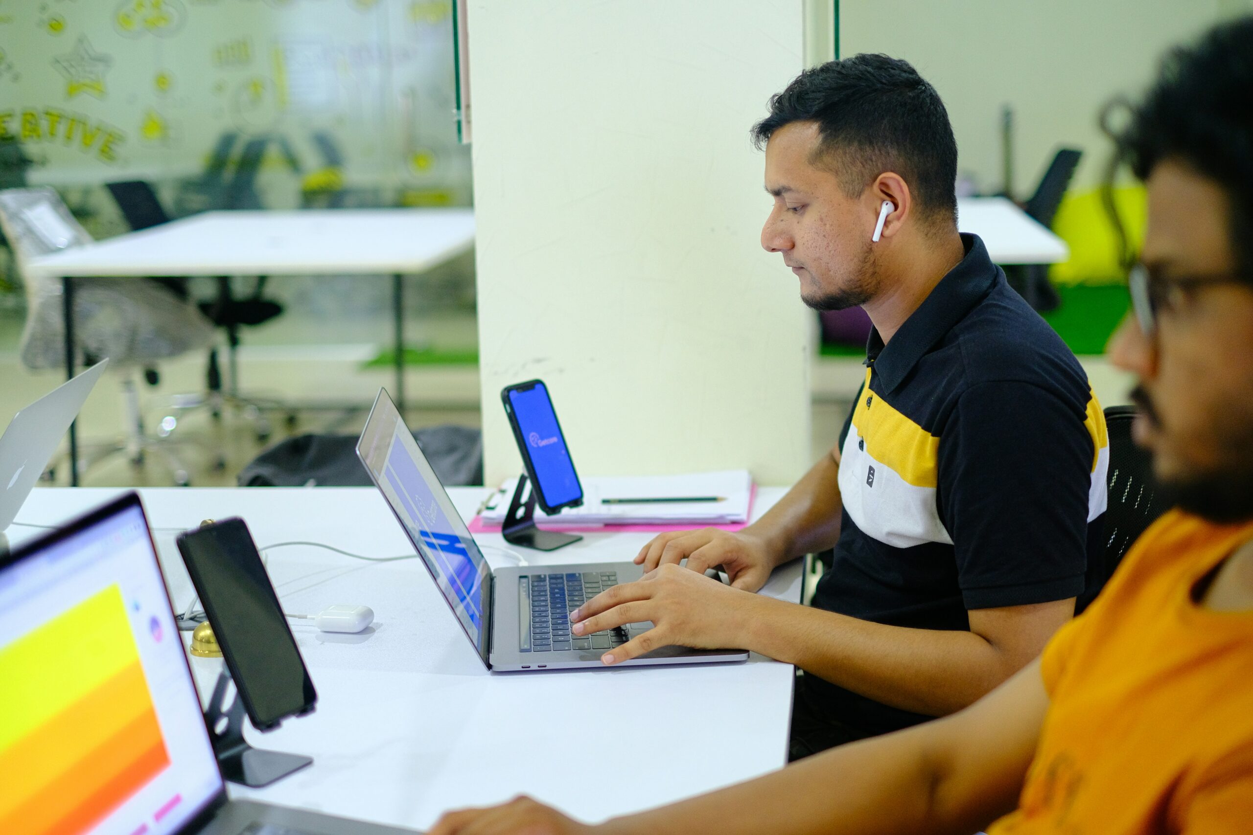 Guru dan siswa Indonesia berkolaborasi membuat game edukasi menggunakan perangkat digital